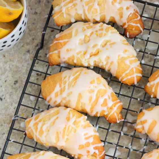 Lemon Cheesecake Crescent Rolls