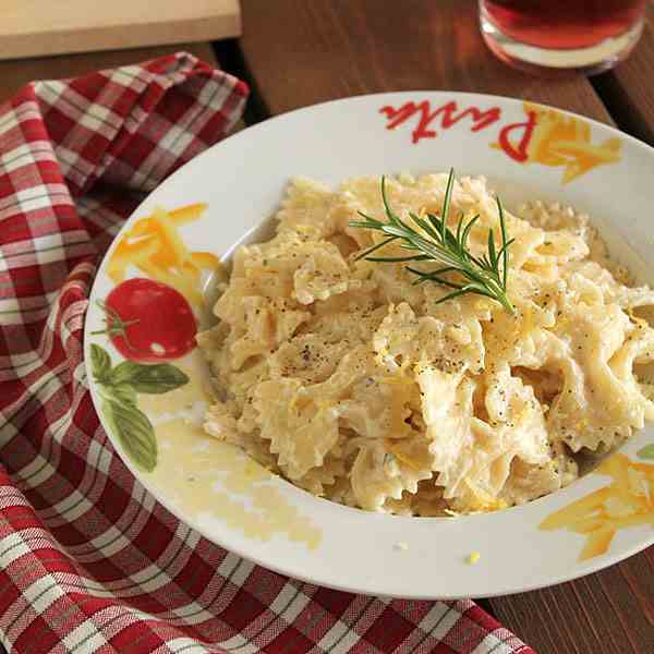 Lemon farfalle