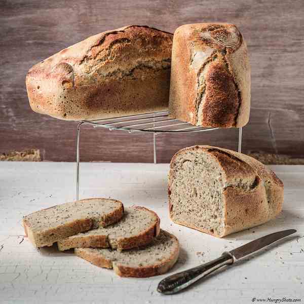 Poppy seeds spelt bread