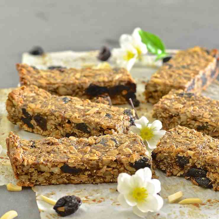 Cherry Almond Granola Bars