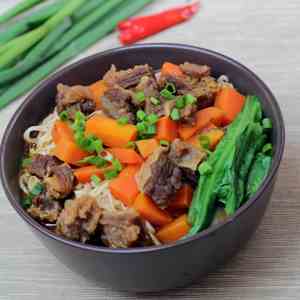 Braised beef noodles