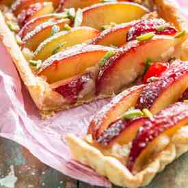 Plum tart with roasted marzipan