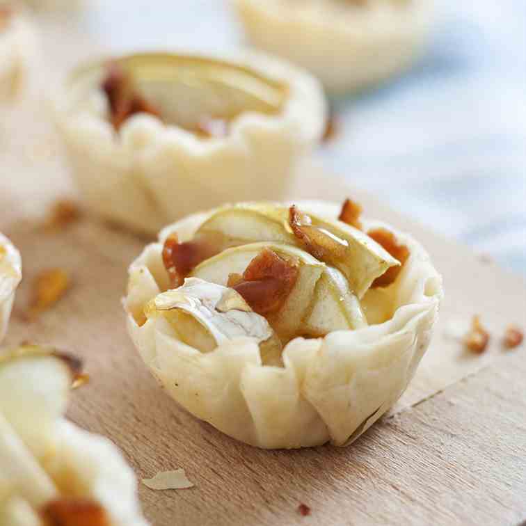 Apple Bacon Brie Bites