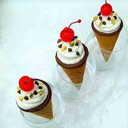 Cannoli Cones - A fun dessert for Dad!