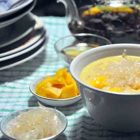 Mango Puree with Sago and Pomelo