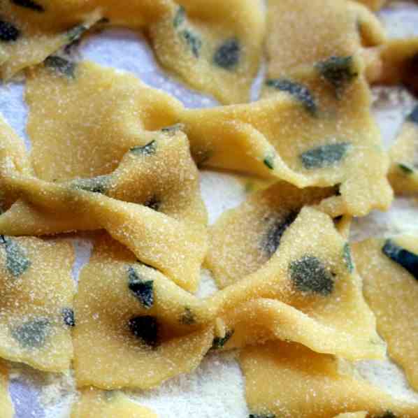 Farfalle con gamberi e zafferano