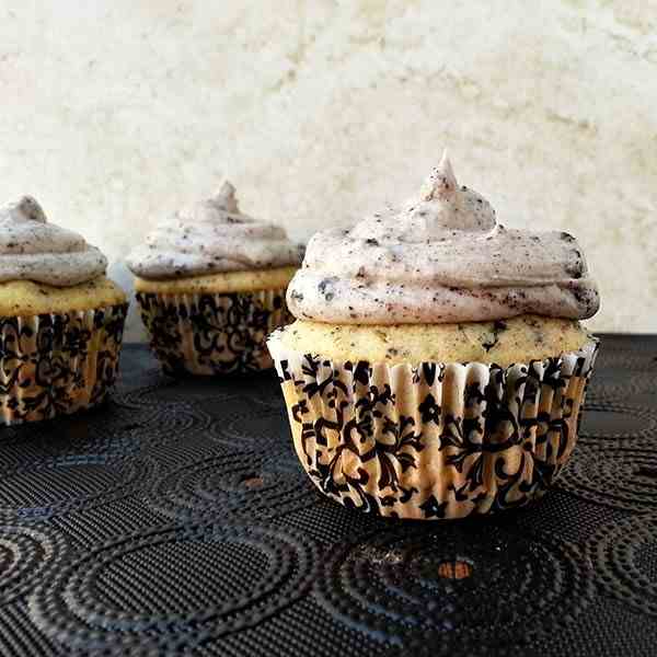 Cookies and cream cupcakes