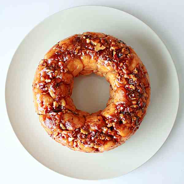 Caramel walnut monkey bread