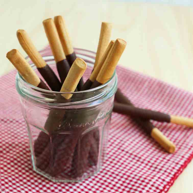 Homemade Chocolate Pocky