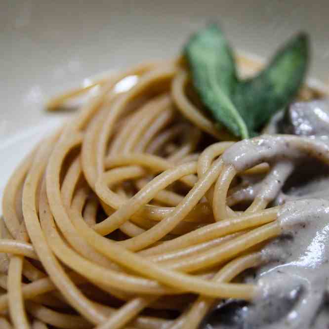 Creamy mushroom pasta