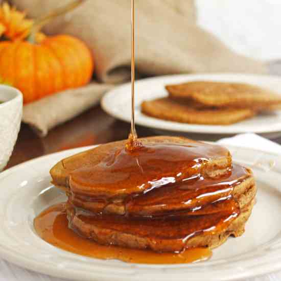 healthy whole wheat pumpkin pancakes