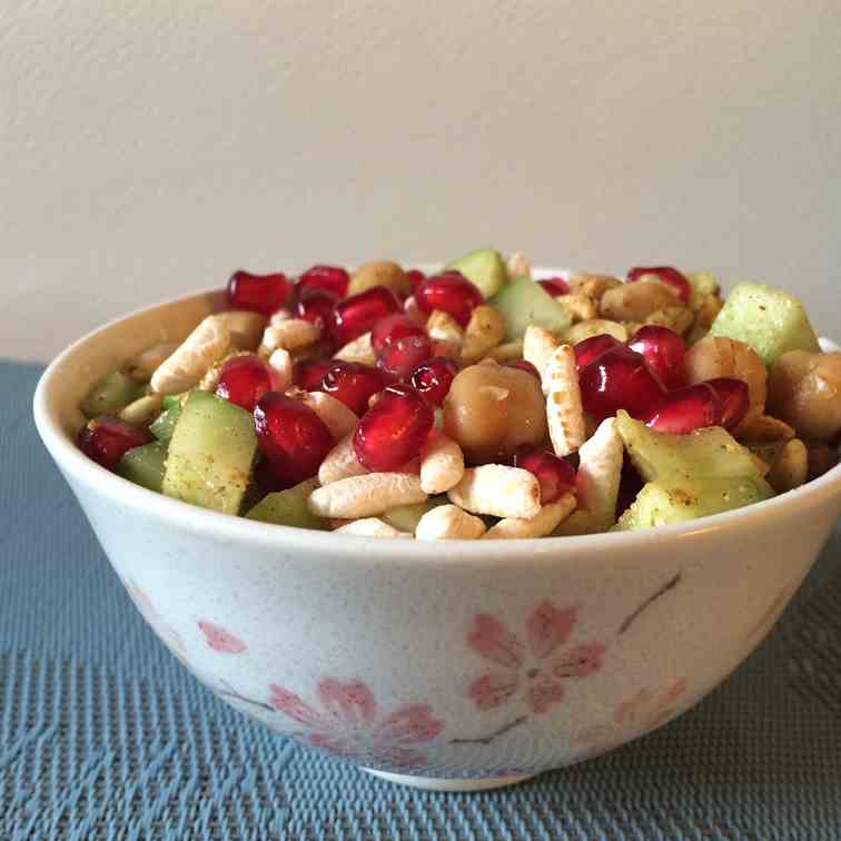 Salad of Spiced Chickpeas and Puffed Rice