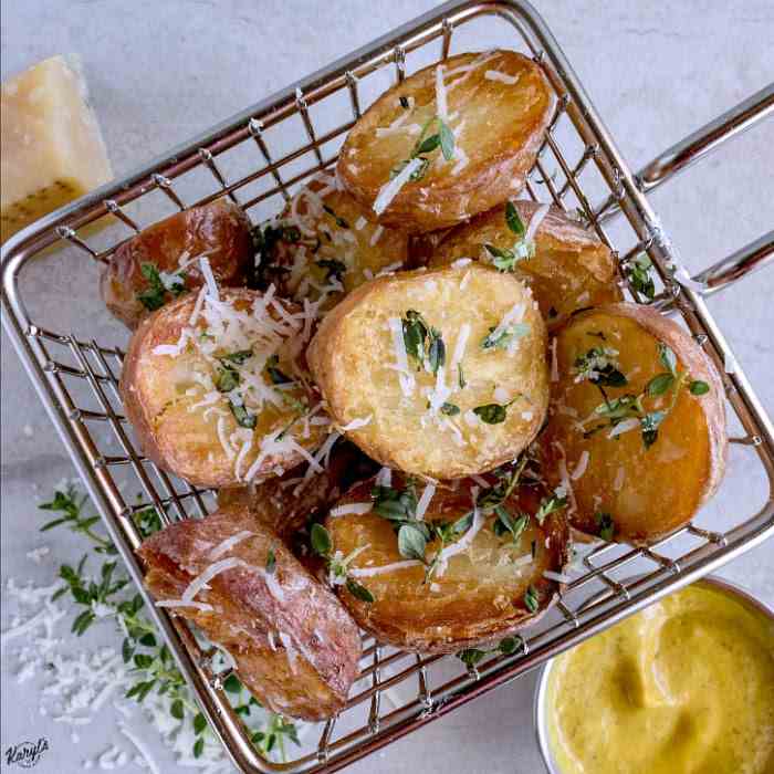 Oven Roasted Potatoes with Parmesan - Thym
