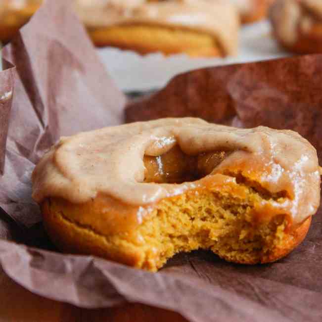 Paleo Pumpkin Spice Donuts 