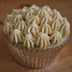 Vanilla Bean Cupcakes with Dulce de Leche