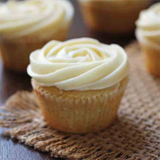 Cinnamon Roll Cupcakes