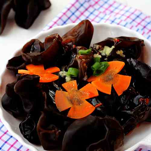 Marinade wood ear mushrooms