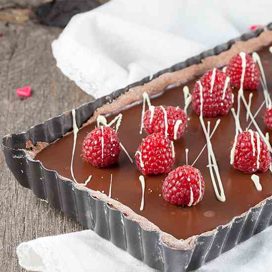 Chocolate tart with raspberries