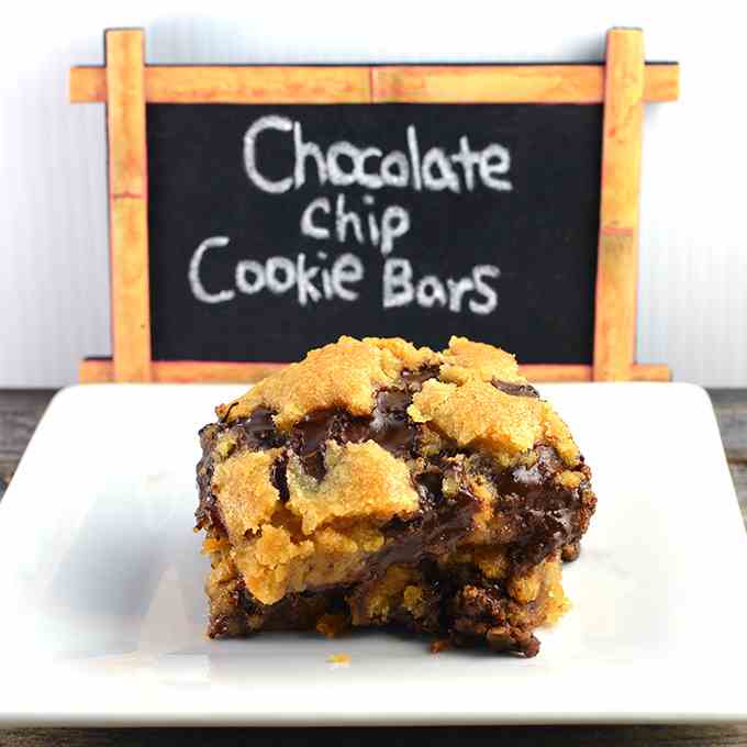 Gooey Chocolate Chip Cookie Bars