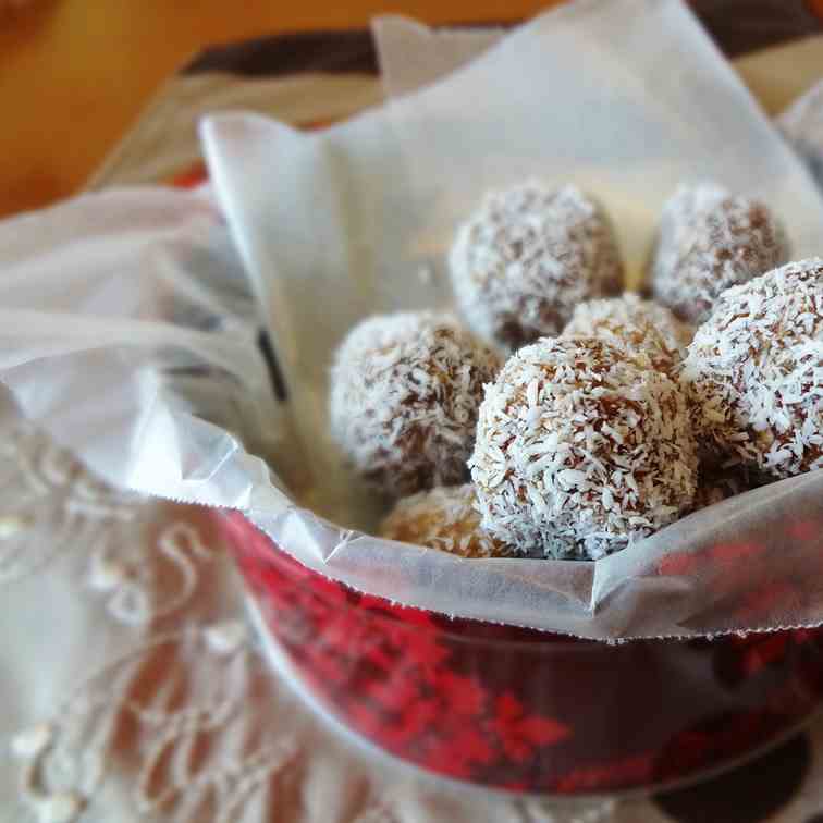 Almond Snow Ball Truffles 