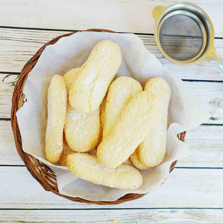 Savoiardi or lady fingers