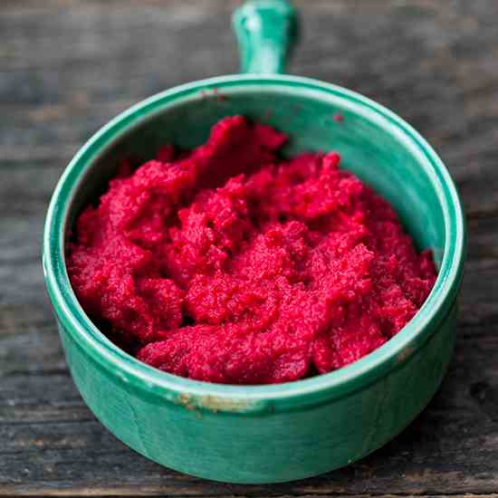 Vegan roasted beetroot puree