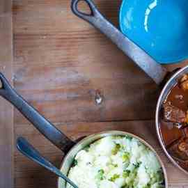 Beef stew with mash and leeks