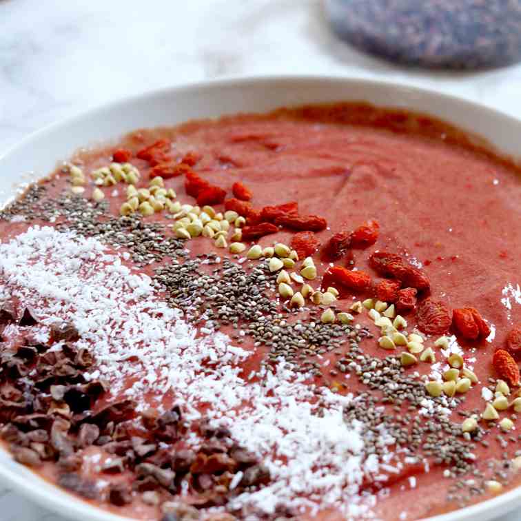 Chocolate raspberry superfood smoothie bow