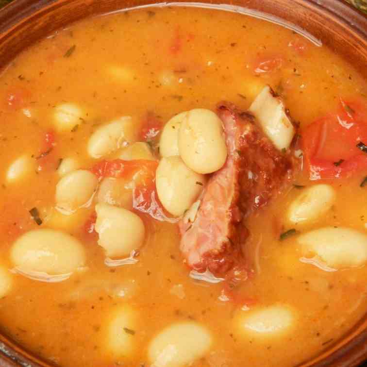 White Bean Soup with Smoked Ribs