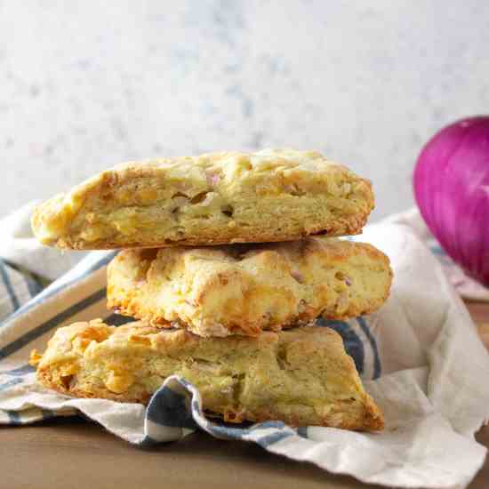 Flaky Onion Cheddar Scones