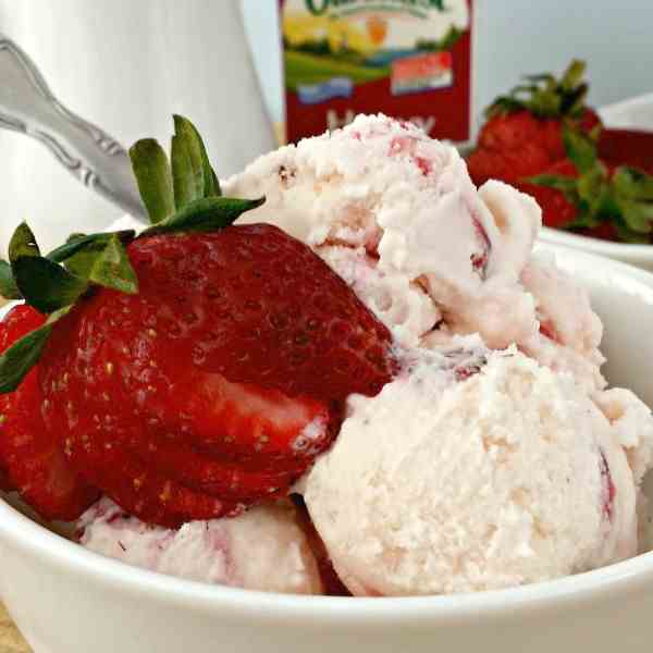 Homemade Strawberry Ice Cream
