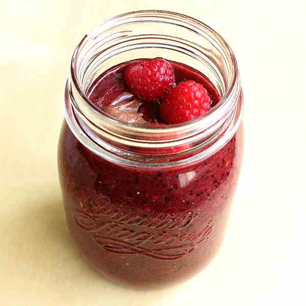 Superfood Berry Mango Smoothie