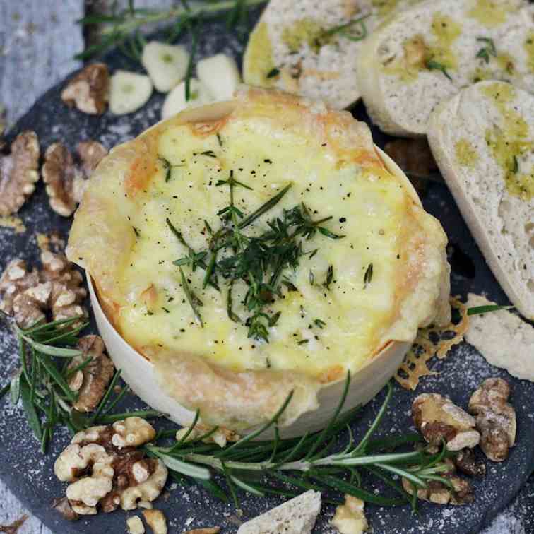Baked Camembert with Rosemary - Thyme