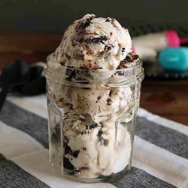 Oreo cheesecake ice cream