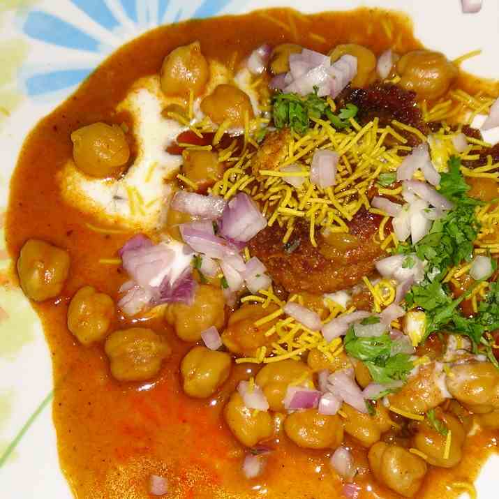 Aloo Tikki Chole Recipe