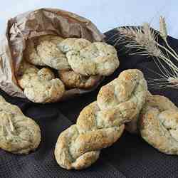 Aromatic herbs braided potatoes bread