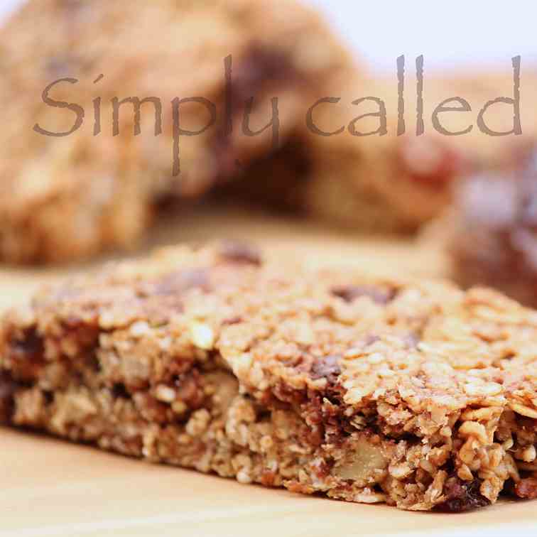 Chewy dates granola bars