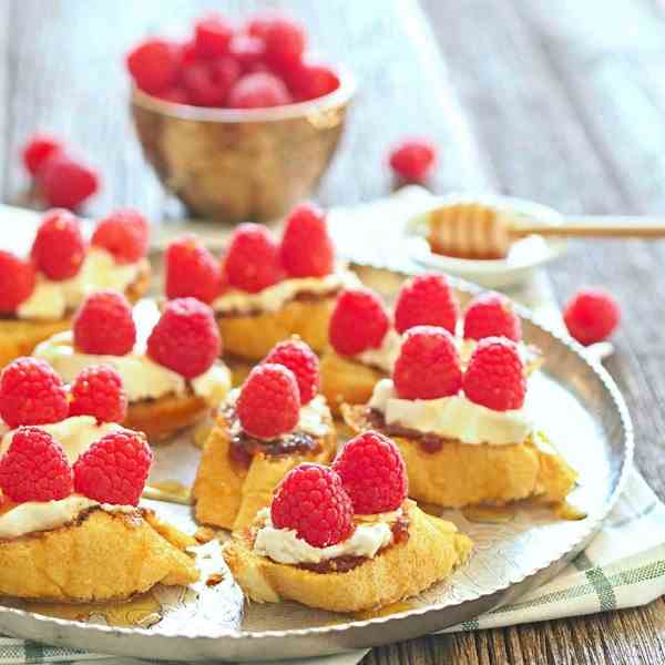 Raspberry & Honey Goat Cheese Bruschetta