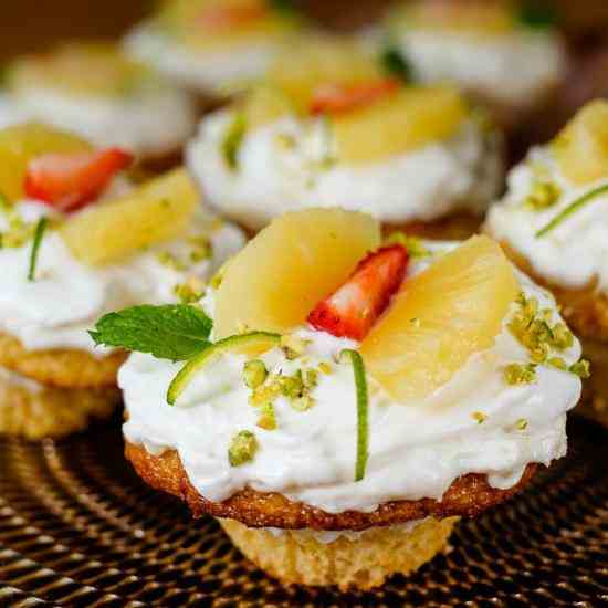 Fresh Cream Pineapple Cupcakes 