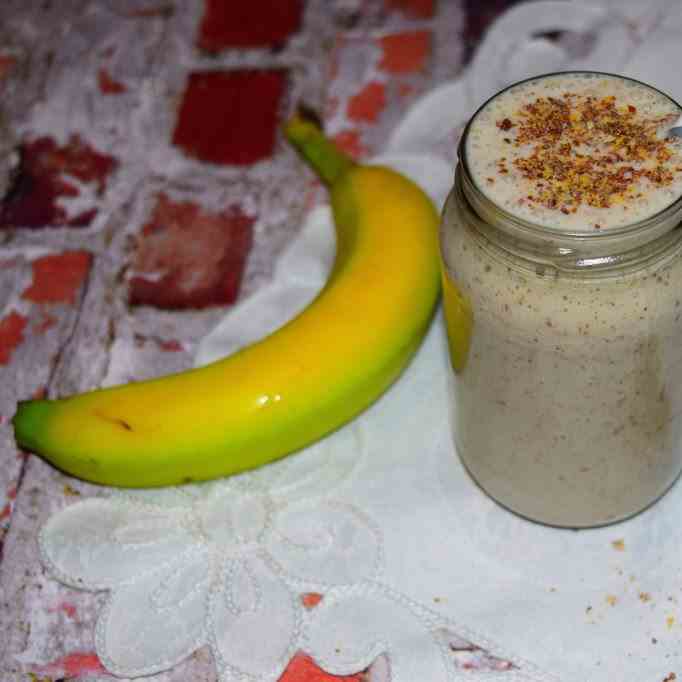 Banana and Almond Butter Smoothie 