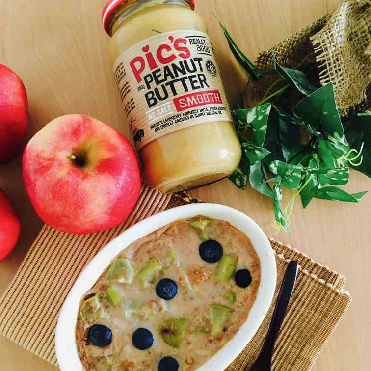 Quick-Bake! Peanut Butter and Apple Oats