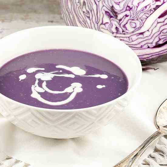 Red cabbage soup