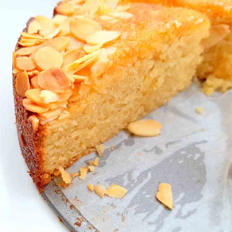 Easy Almond Cake