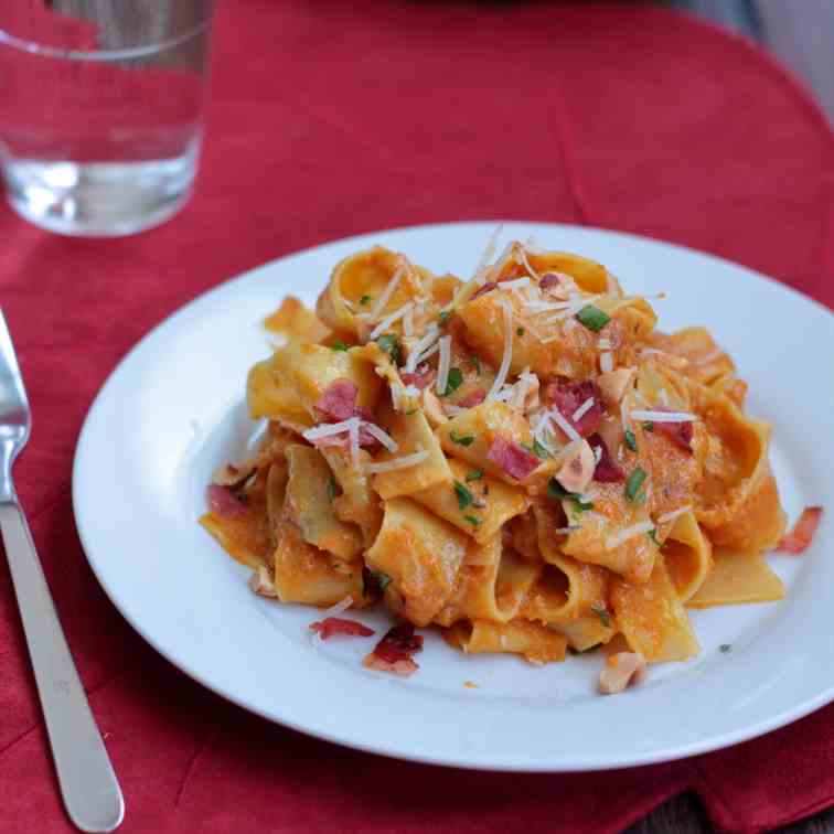 Pasta w Pumpkin Bacon - Hazelnuts