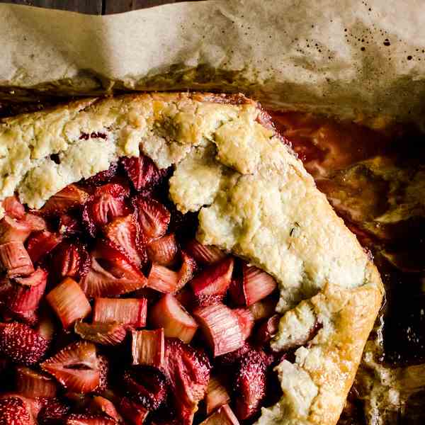 strawberry rhubarb galette