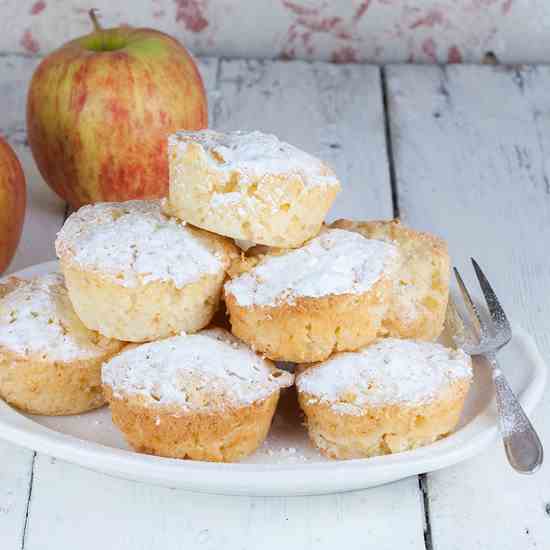 Creamy apple muffins