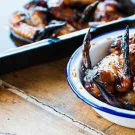 Sticky chicken wings