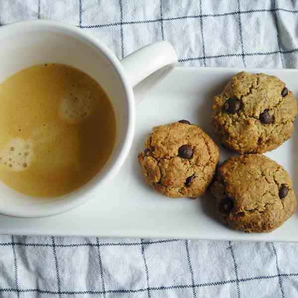 Paleo Chocolate Chip Cookies