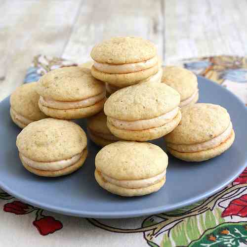 Peanut Butter and Banana Whoopie Pies