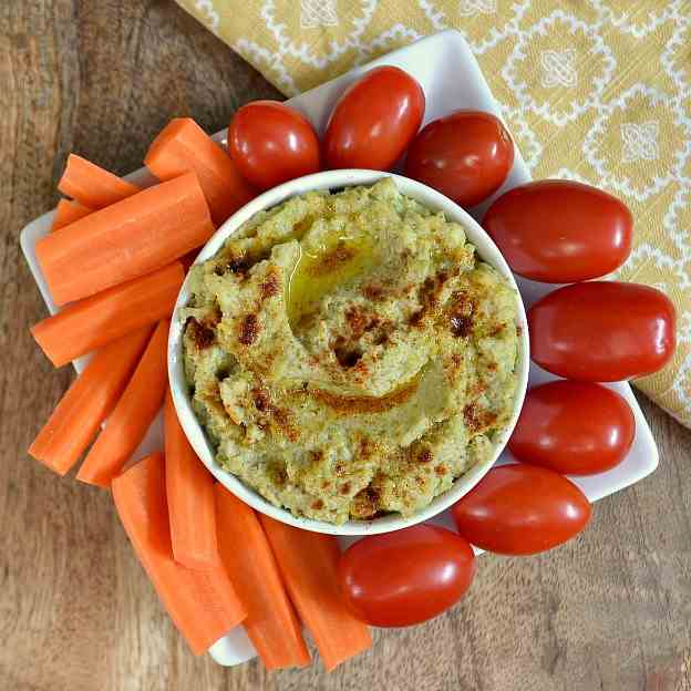 Lemon-Garlic Edamame Dip